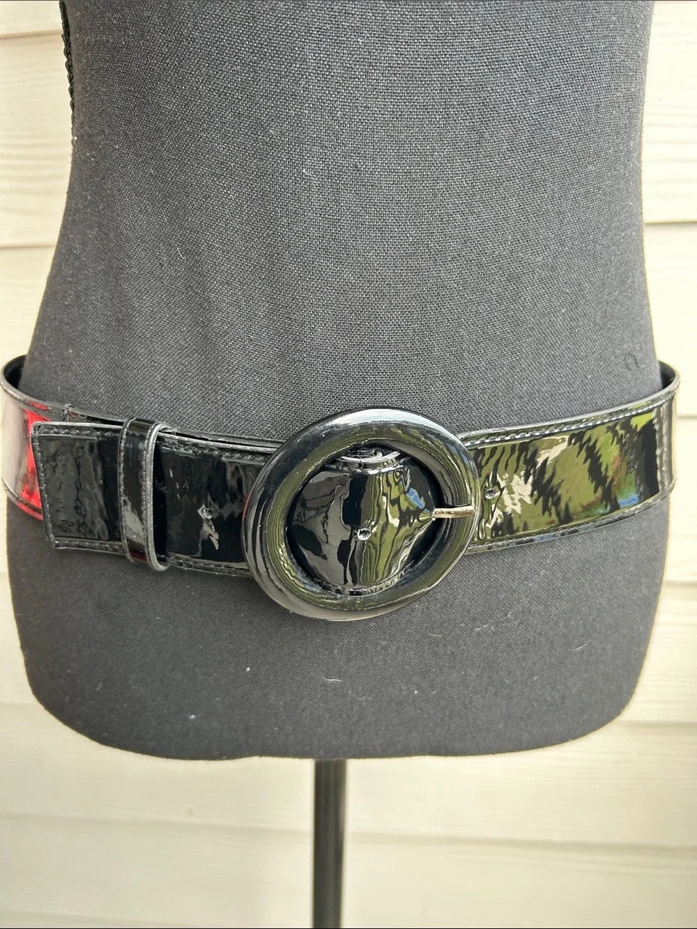 TAHARI Arthur S. Levine Patent Leather Black Wide Belt with Round Buckle. Size M